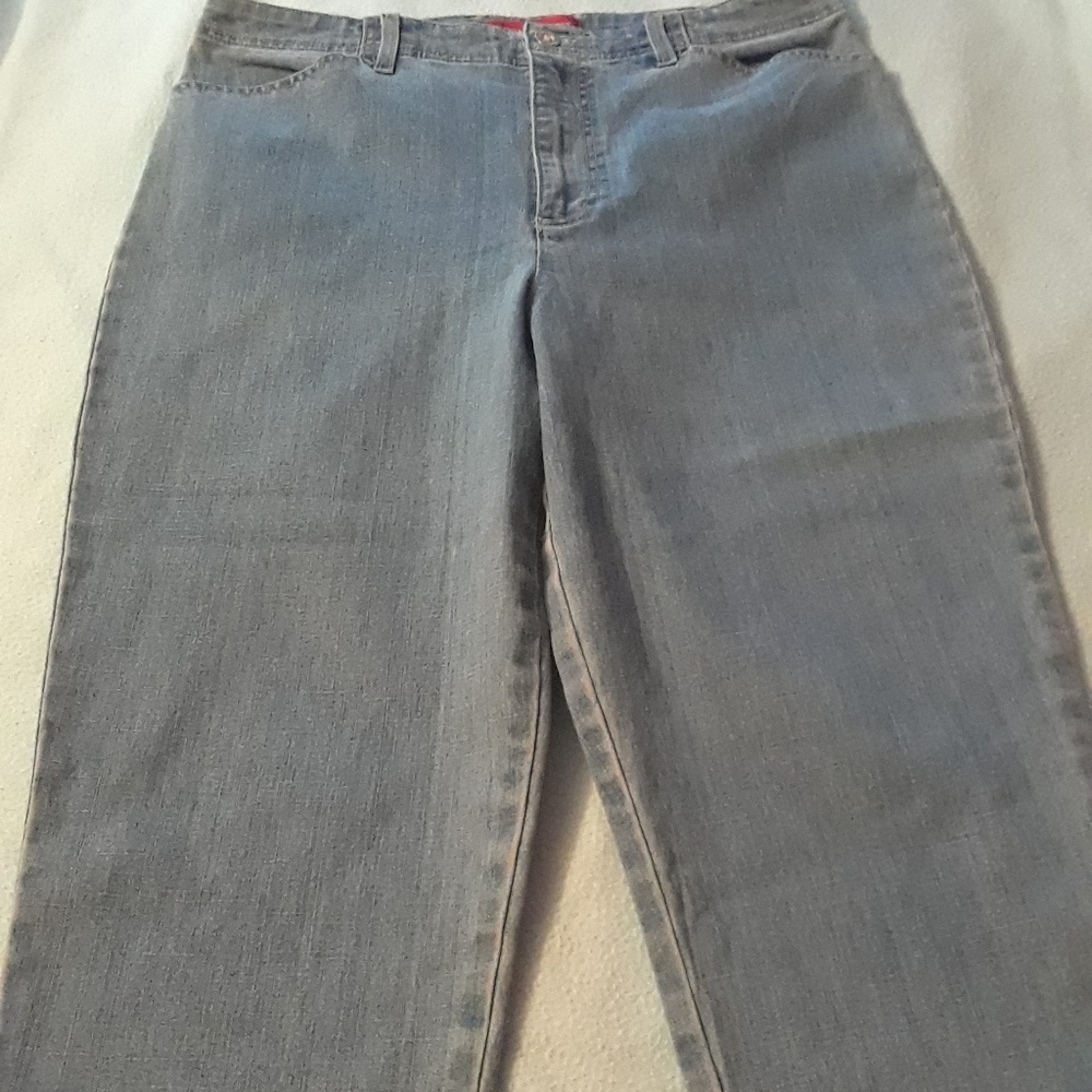 Gloria Vanderbilt denim capris
